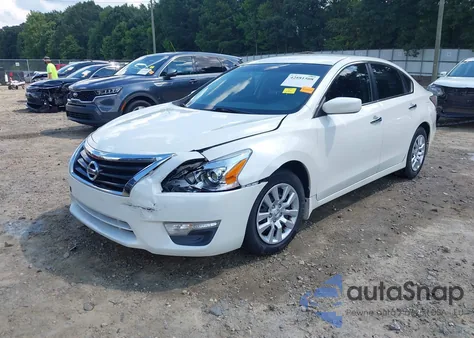 2015 Nissan Altima 2.5 S z USA, uszkodzony, nr VIN 1N4AL3AP7FC267447